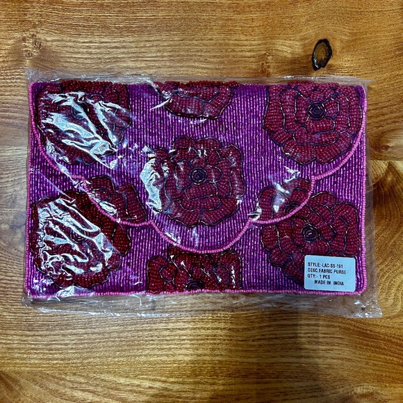 Rose Garden Beaded Clutch - Picture 3 of 3